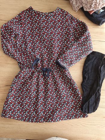 Robe+collants okaidi 5ans