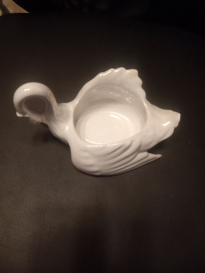 Cache-pot en forme de cygne - photo numéro 2