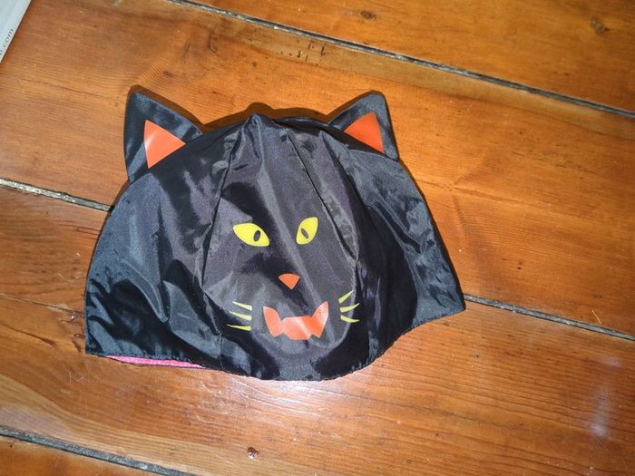 Chapeau imperméable chat halloween