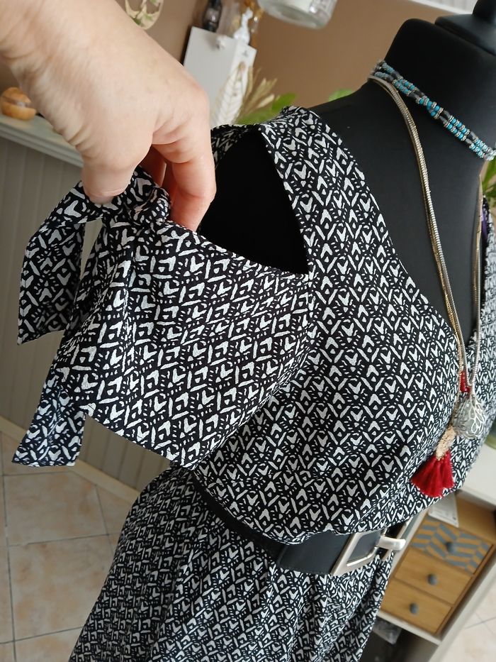 Robe droite fluide T44. - photo numéro 2