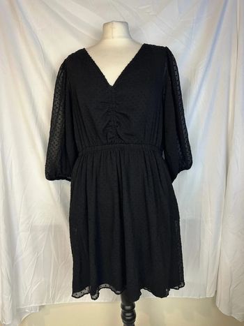 Robe noire en plumetis - Zara