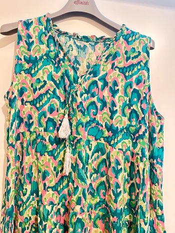 Robe d’été avec des jolies couleurs de saison