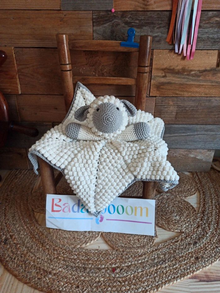 Doudou mouton fait main tbe