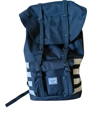 Sac à dos Herschel noir rayé – Little America ordi 15”