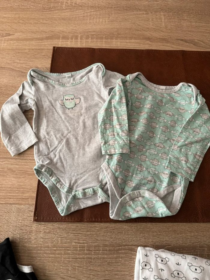 Lot pyjamas et bodys - photo numéro 4