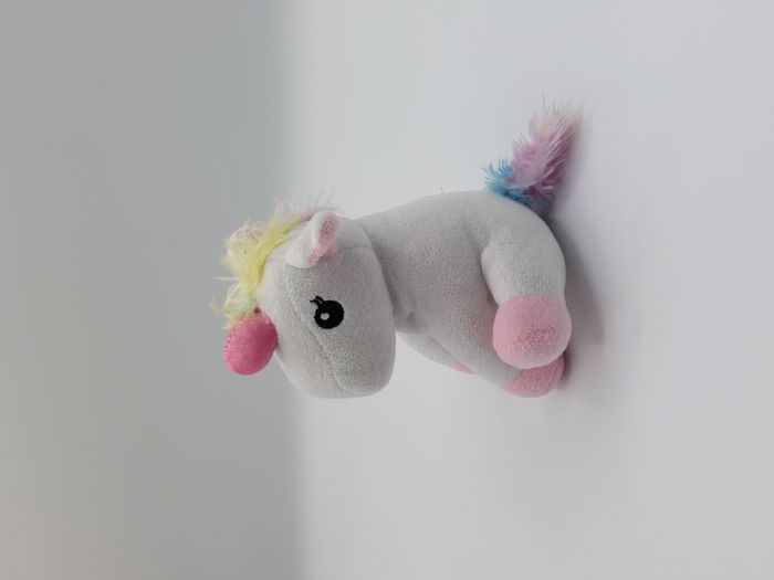 Petite peluche doudou licorne blanc rose crinière queue multicolore env. 15 cm - photo numéro 5