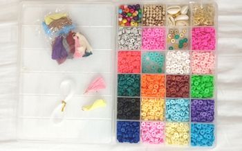 🌟 Coffret perles fabrication bijoux, neuf, perles plates, attaches, pompons🌟