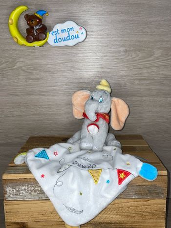 DY403 doudou éléphant 🐘 dumbo Disney