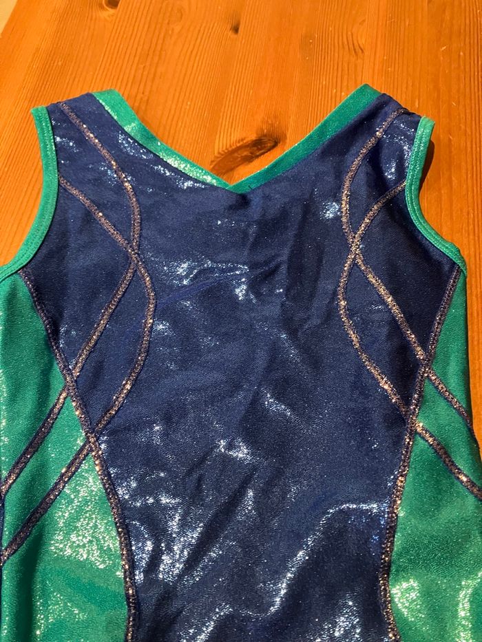 Lot 2 justaucorps brillants - photo numéro 2