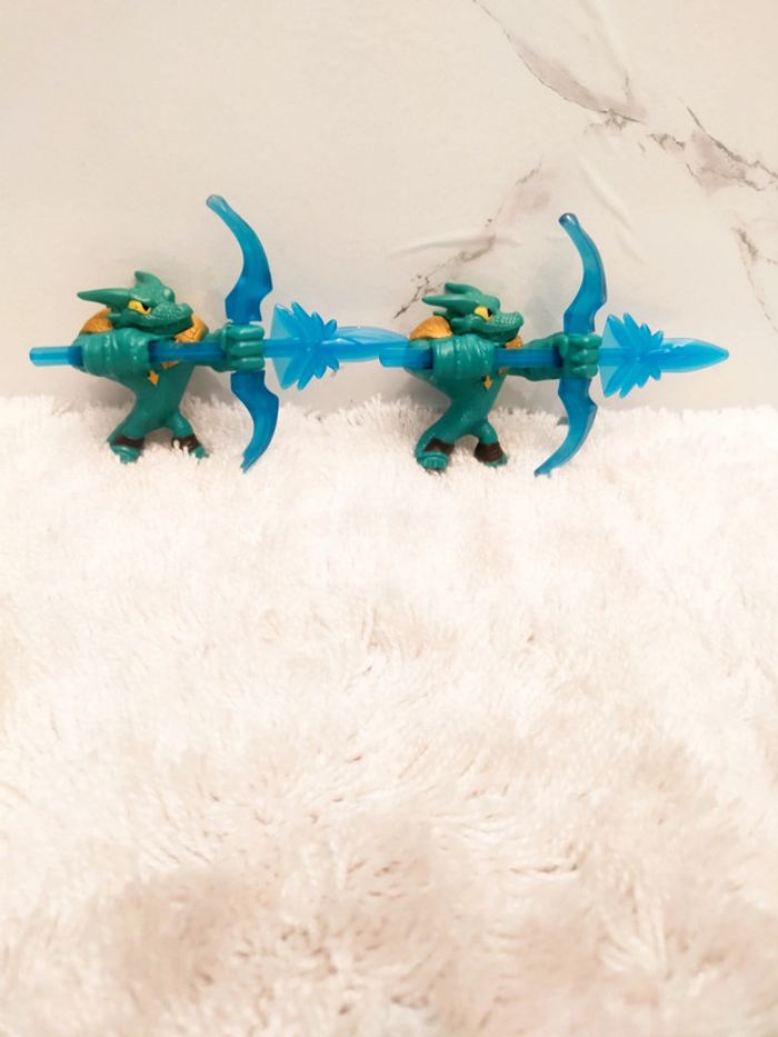 Lot de 2 figurines - photo numéro 2