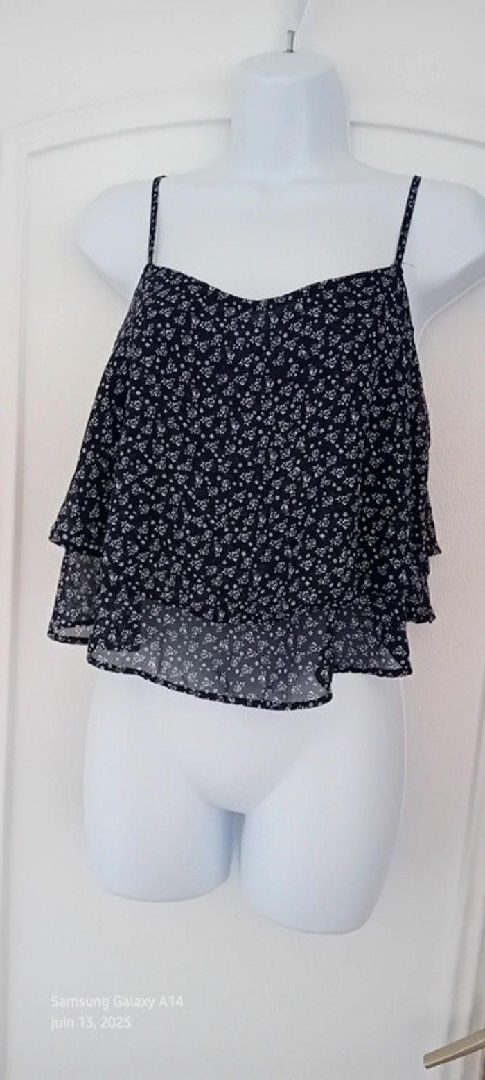 Top court fines bretelles avec volants imprimé fleurs marine femme S Tailly weijl - photo numéro 3