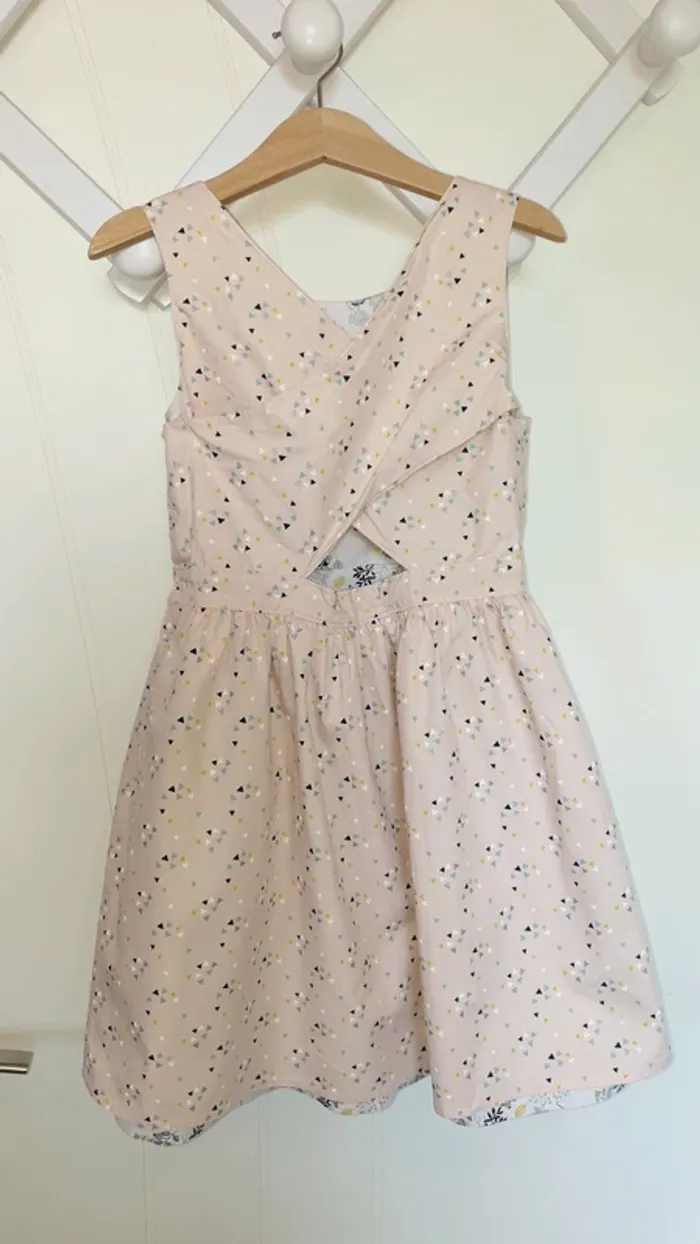 Jolie robe réversible Kiabi taille 6 ans - photo numéro 4
