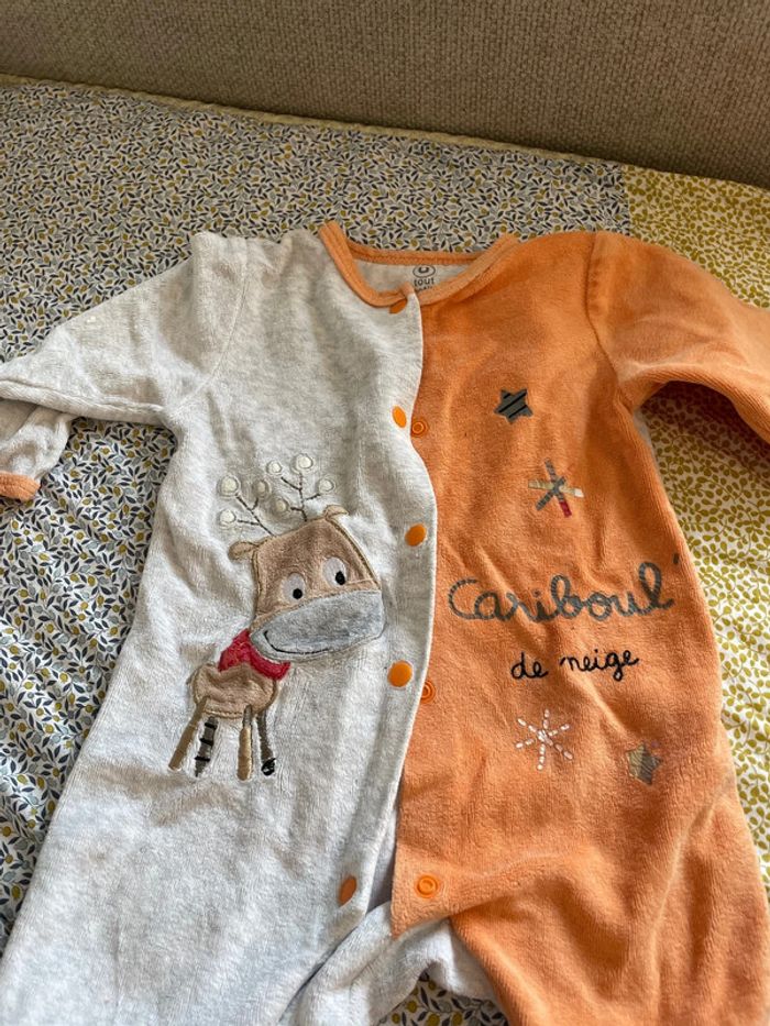 4 pyjamas velours 3 mois - photo numéro 2