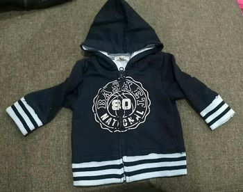 Gilet sweat zippé à capuche