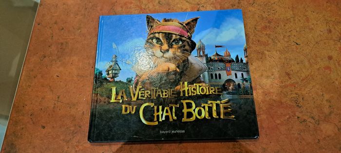 Livre la véritable histoire du chat botte