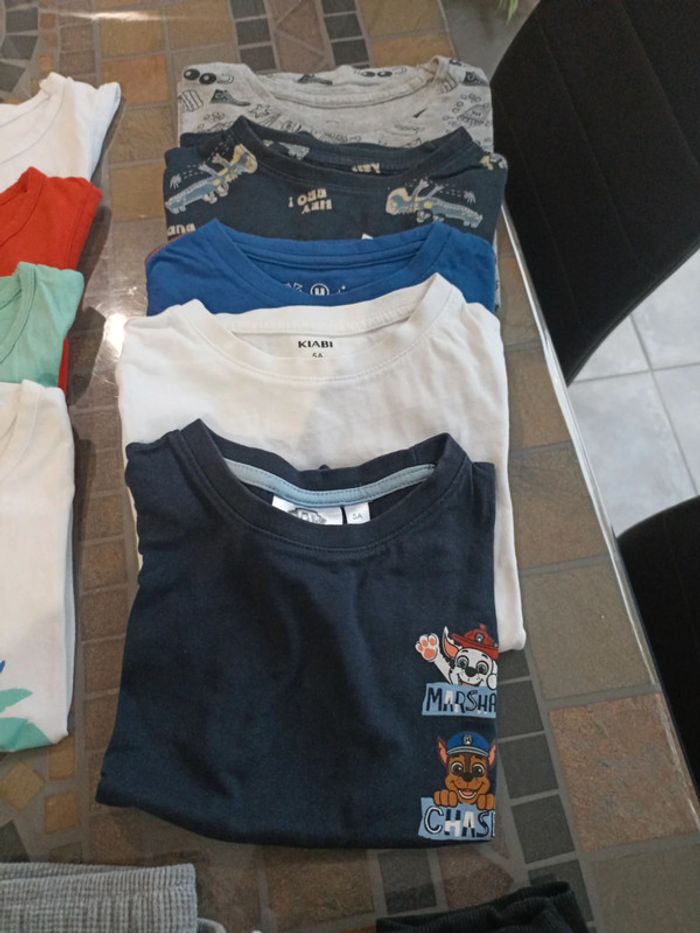 Lot vêtements 5ans - photo numéro 2