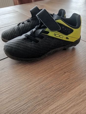 Chaussures de foot pointure 26
