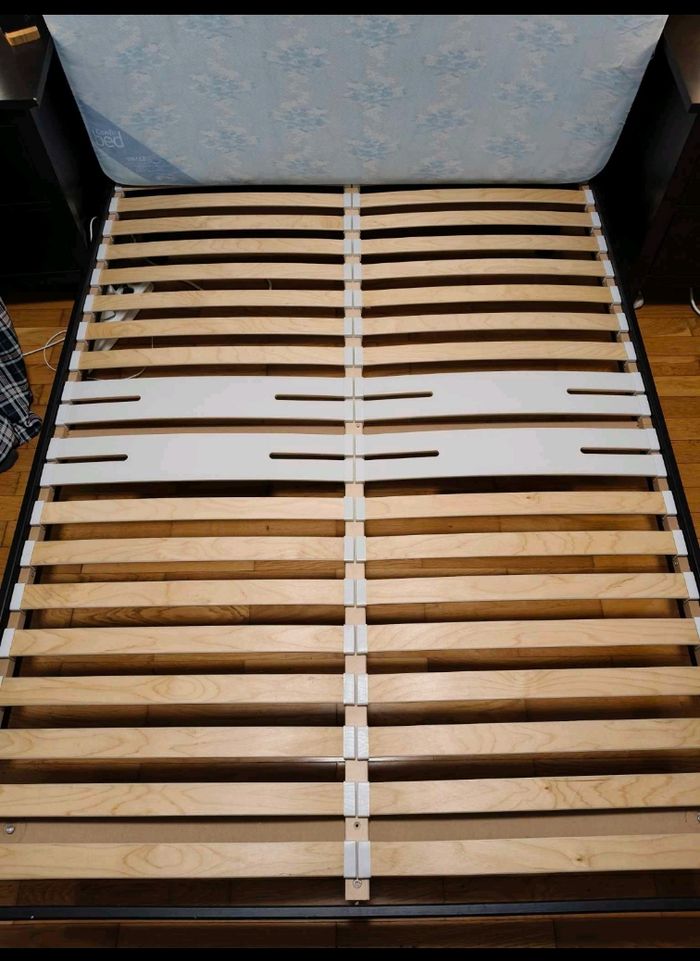Ensemble Lit 140x190 matelas sommier et tables de chevet - photo numéro 2