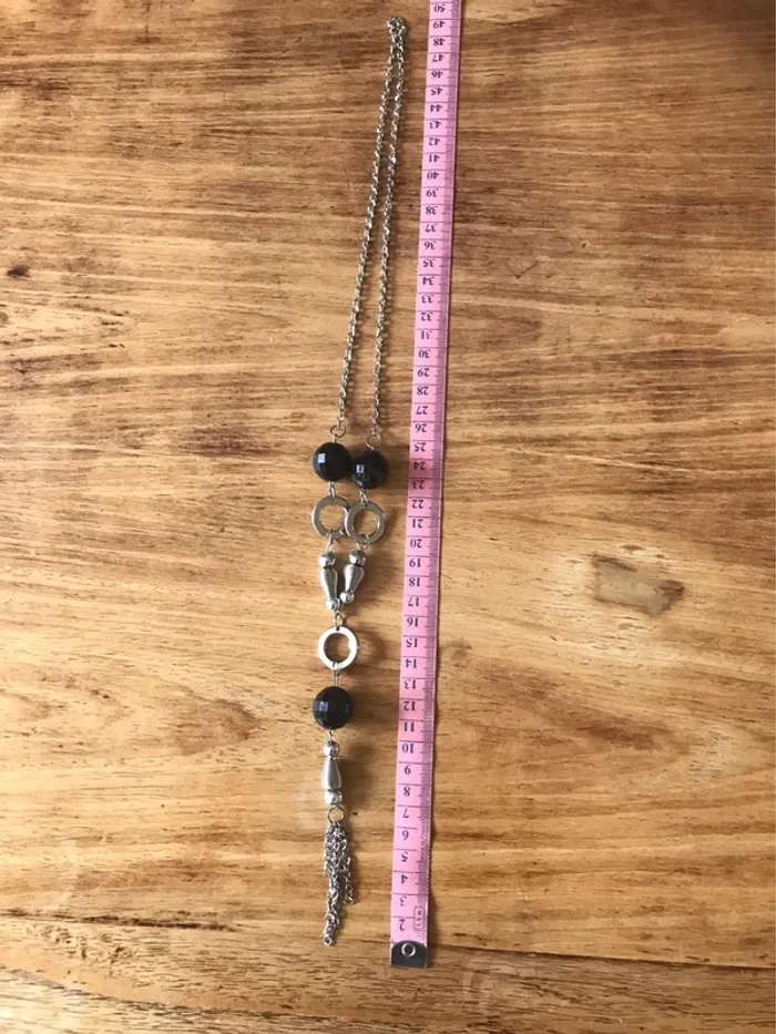 Collier noir et argenté - photo numéro 3