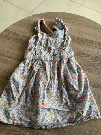 Robe kiabi taille 8 ans