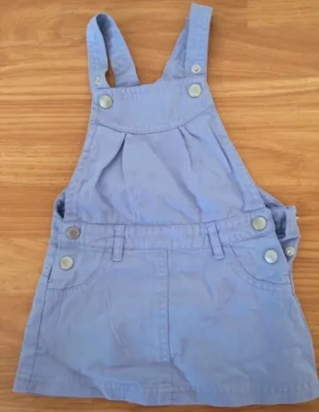 Robe salopette la halle en tres bon etat mauve 2 ans