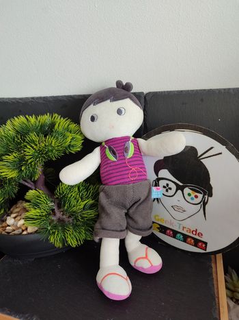 doudou peluche poupée garçon sucre d'orge casque audio gris violet rayé blanc