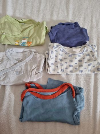 Lot de 5 bodies 3 mois