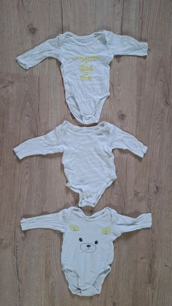 Lot 3 bodies ML 12 mois TBE