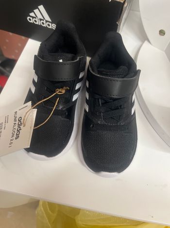 Baskets adidas P22