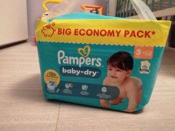 Couches pampers taille 3