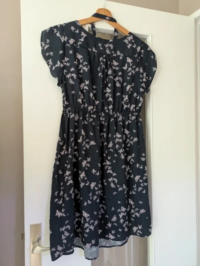 Magnifique robe légère bleu marine papillons violet + ceinture fine Mama H&M taille M - photo numéro 3