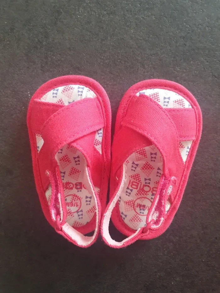 Sandales rose 1/6 mois