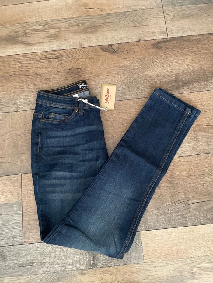 Jean slim neuf - photo numéro 4