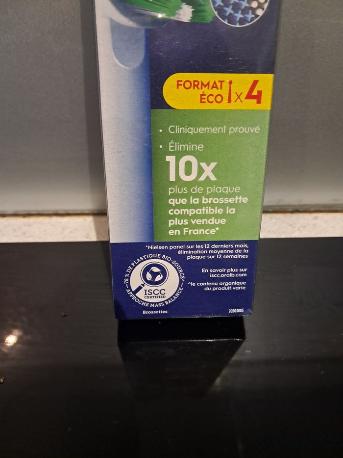 4 Brossettes oral B cross action - photo numéro 2