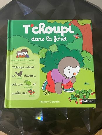 Livre tchoupi dans la forêt
