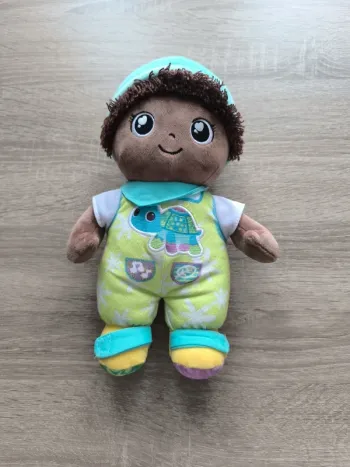 Doudou poupée musicale vtech
