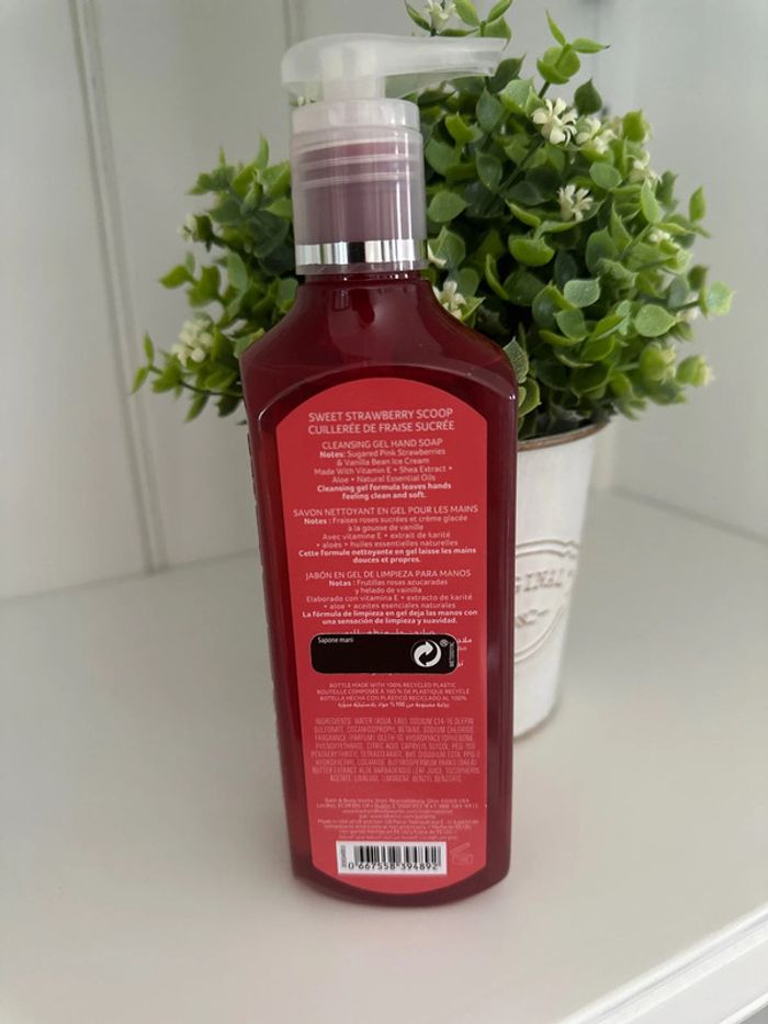 Savon mains Sweet Strawberry Scoop 🍓Bath & Body Works - photo numéro 2
