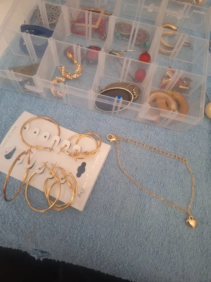 # boucle oreille différents couleur - photo numéro 3