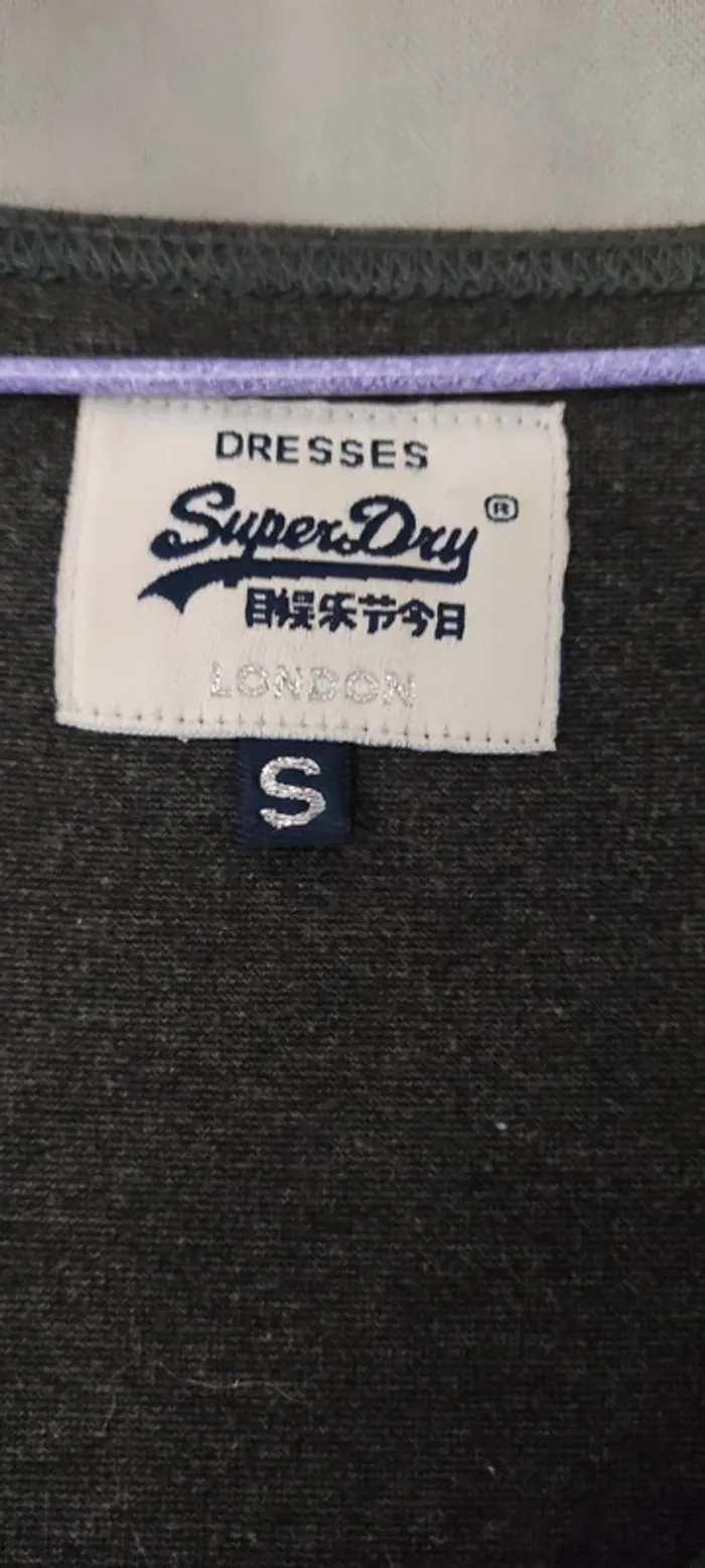 Magnifique robe Superdry - photo numéro 2