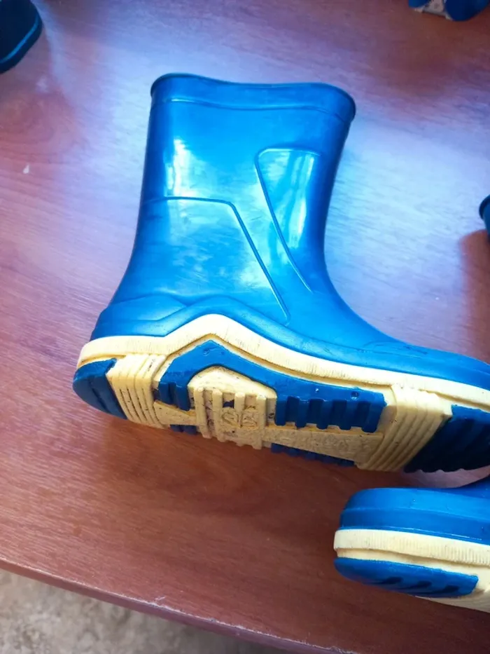 🌈bottes marine jaune T26 - photo numéro 3
