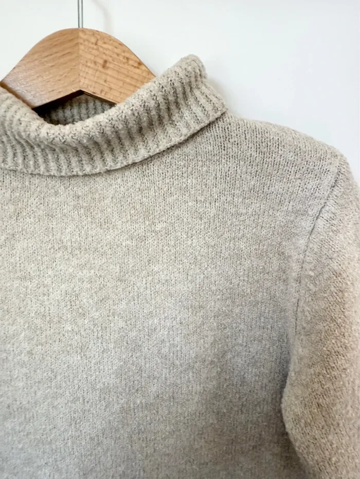 Pull beige en maille à col roulé Zara - photo numéro 2