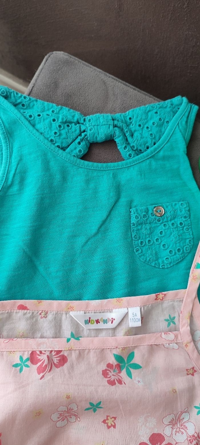 Lot 2 tops 5 ans - photo numéro 2