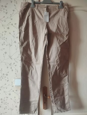Neuf Pantalon droit Voodoo beige crème sable taille 44