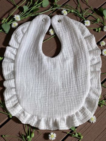 Bavoir à froufrou personnalisable – Doux et pratique