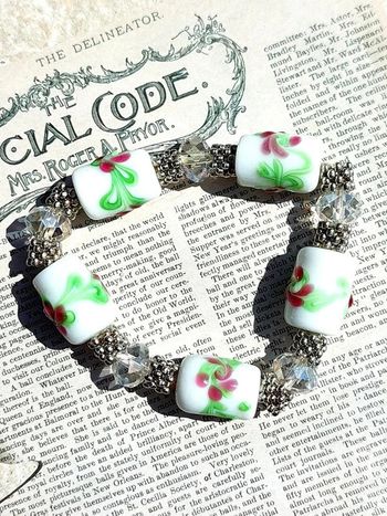 Magnifique bracelet extensible avec perles