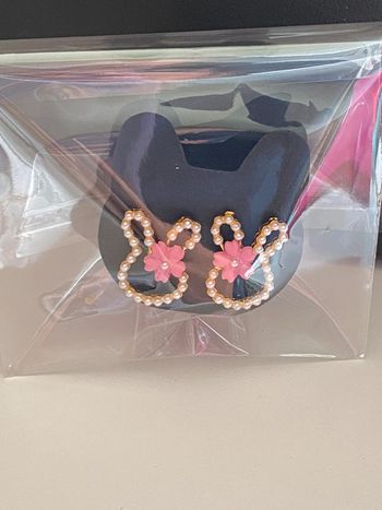 Boucles d’oreille lapin perle et fleurs