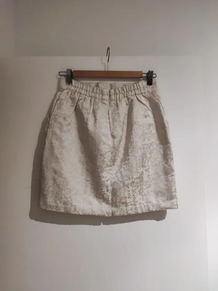 Jupe "La p'tite étoile" T.2 - beige irisé - Neuve - photo numéro 5