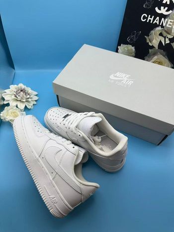 Nike Air Force 1 Low '07 Blanche -- Taille 38.5