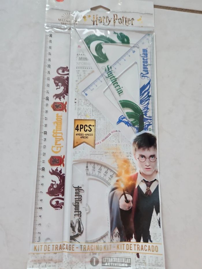 Set scolaire règle/équerre Harry Potter Neuf u18 - photo numéro 3