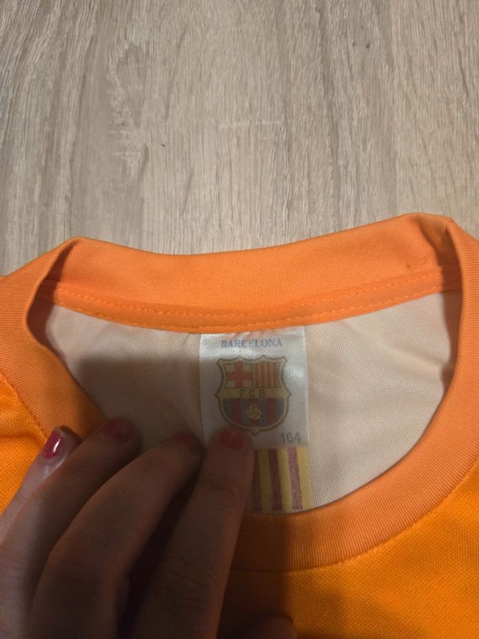 Maillot de foot Barcelone messi 14 ans état impeccable - photo numéro 3